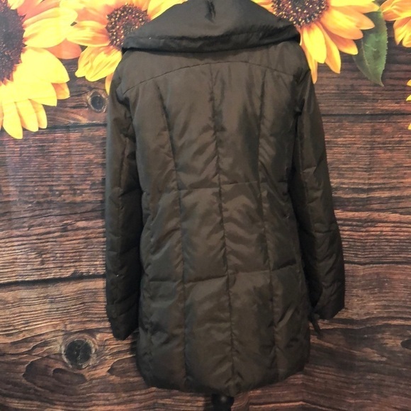 Cole Haan Down Puffer Coat Bow Cuffs Feathers Size Medium Zipper Pockets - Picture 5 of 13